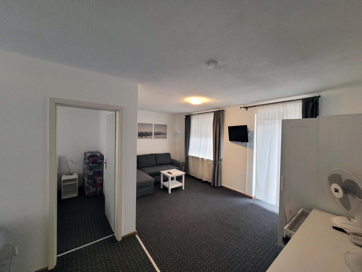 Hotel Restaurant Adria Kroatien Bad Ems Exterior foto