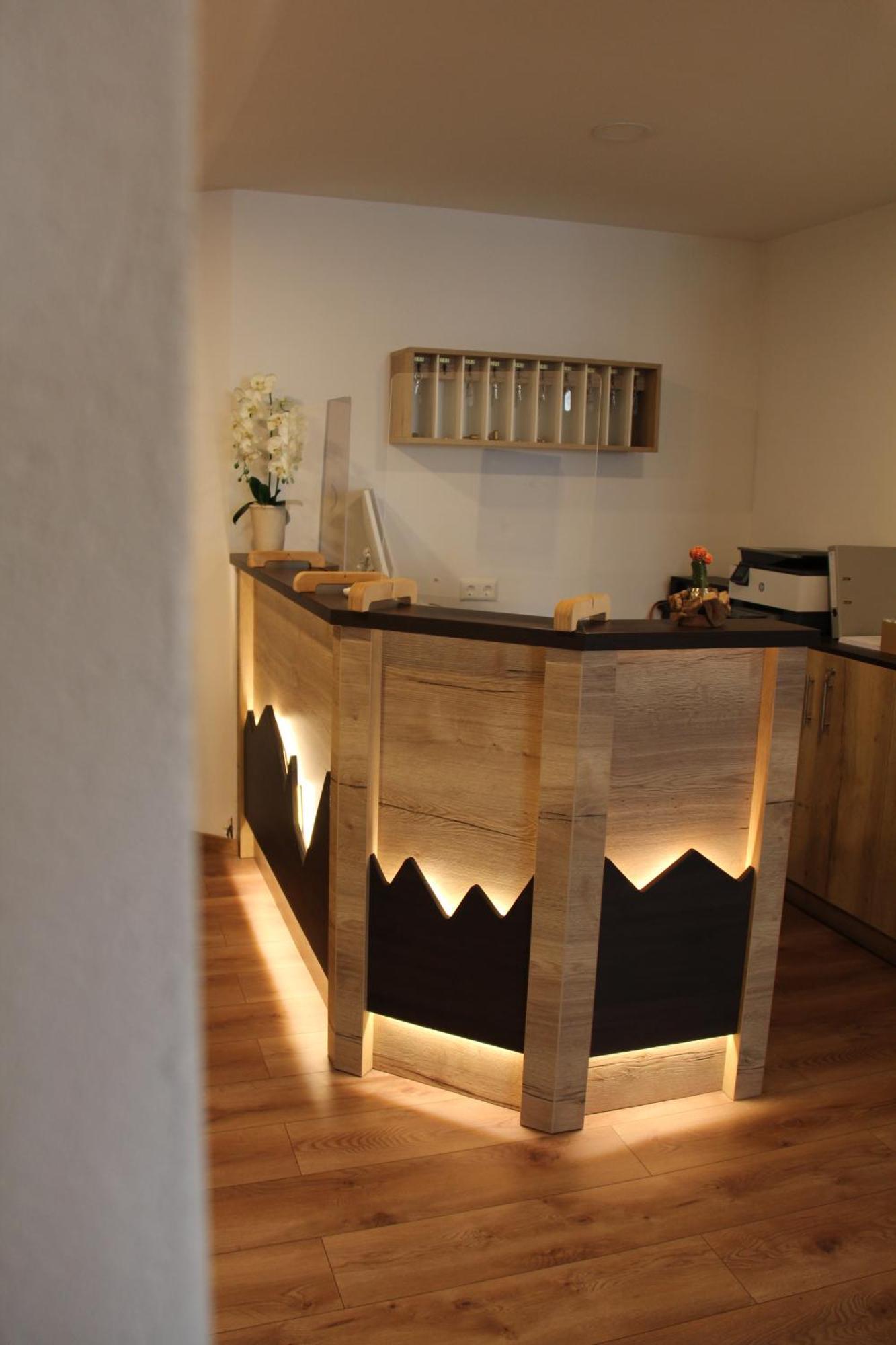 Hotel Restaurant Adria Kroatien Bad Ems Exterior foto