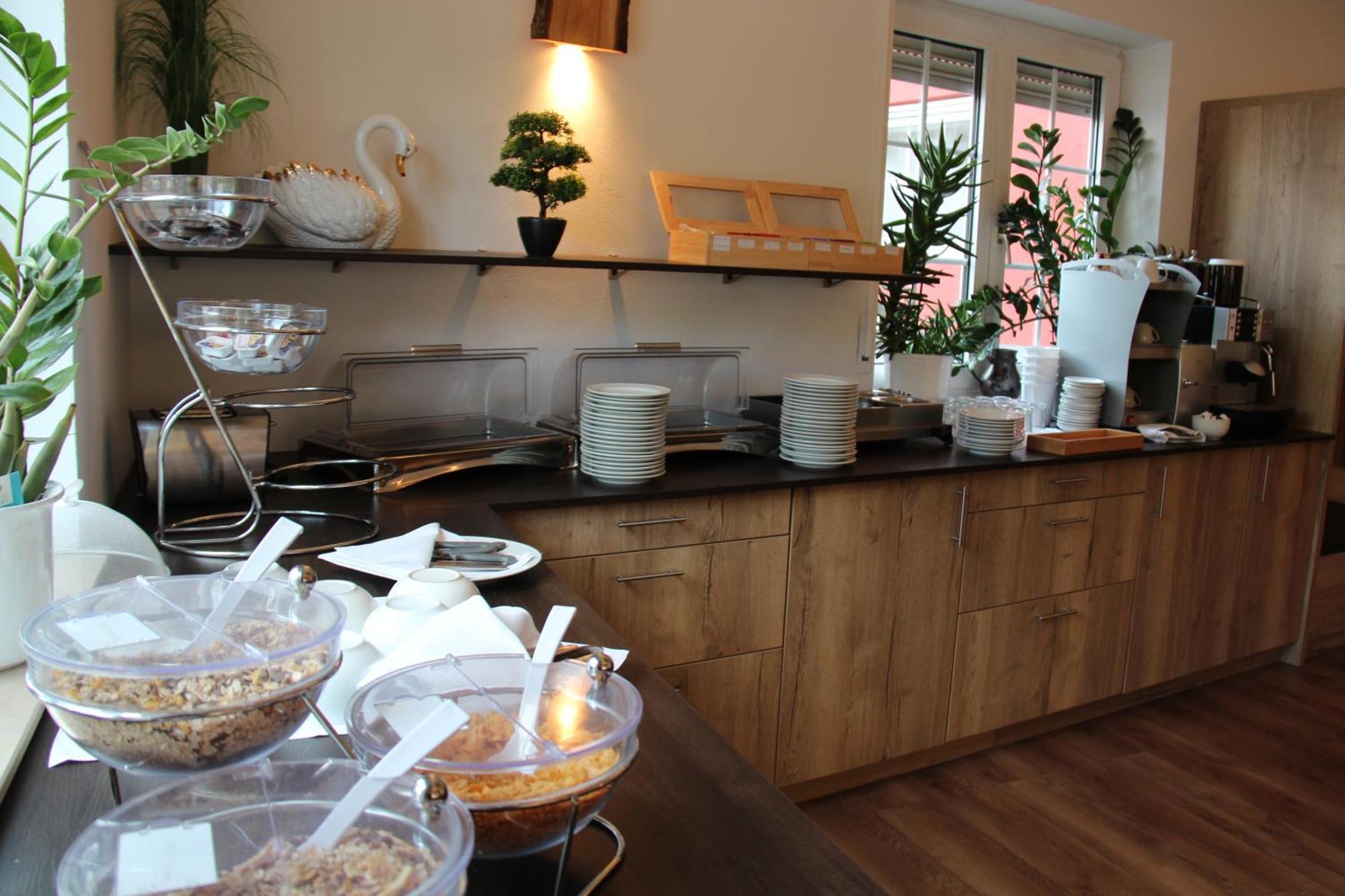 Hotel Restaurant Adria Kroatien Bad Ems Exterior foto